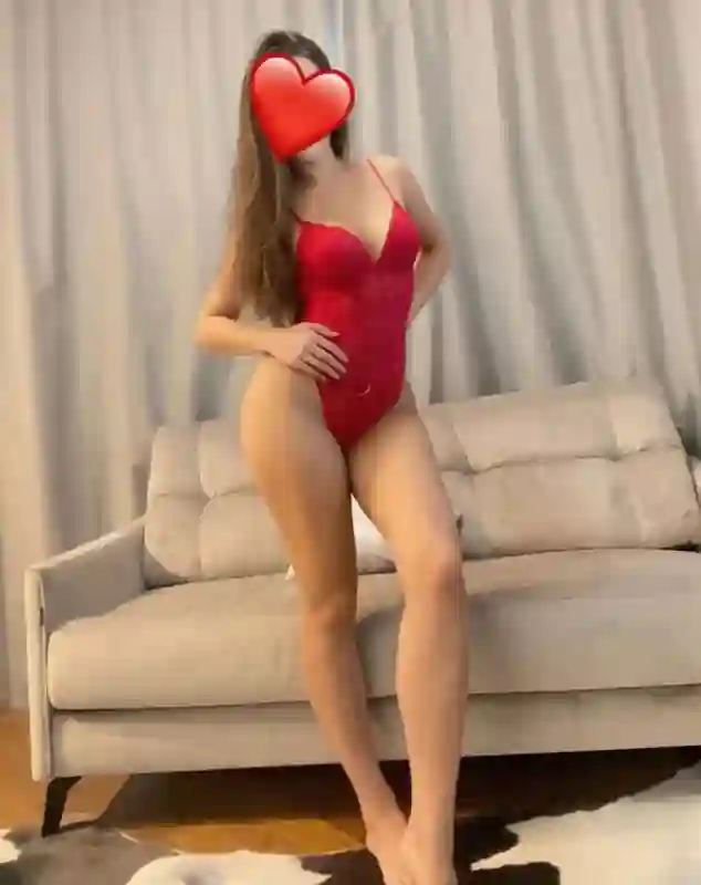 sexy escort Tina in TALLINN offering a massage and sex date, find your sex dreams with Tina